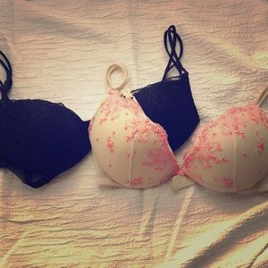 EUC Glamour by La Perla Embroidered bras 32C